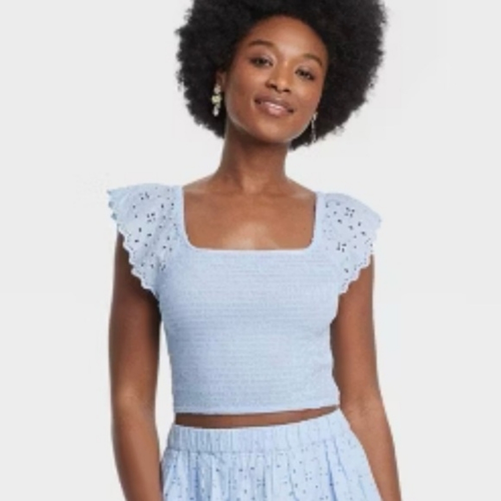 Universal Thread Blue Smocked Crop Top Eyelet Flutter Sleeve Large
